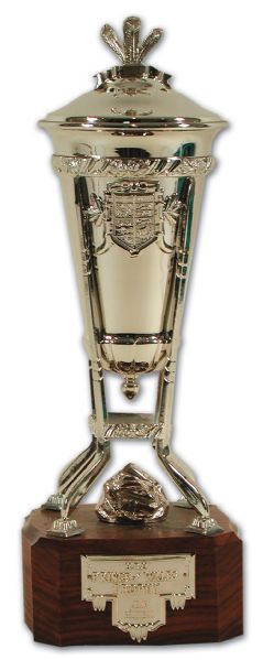 Jean Beliveaus 1985-86 Montreal Canadiens Prince of Wales Trophy (13")