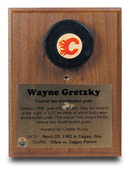 1981-82 Wayne Gretzky Fastest Two Shorthanded Goals Record Goal Puck