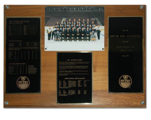 1997-98 Edmonton Oilers Team Photo Plaque From Locker Room