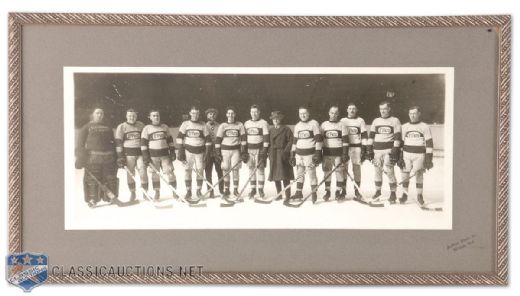 1922-23 Toronto St. Pats Panoramic Team Photograph (12" x 22")