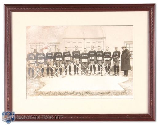 Framed Original 1923-24 Saskatoon Crescents Team Photo