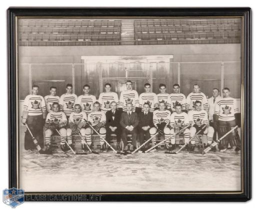 Framed 1933-34 Toronto Maple Leafs Team Photo