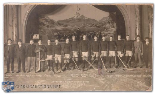 1915-16 Pittsburgh Duquesne Garden Hockey Team Panoramic Photograph (11 x 18")