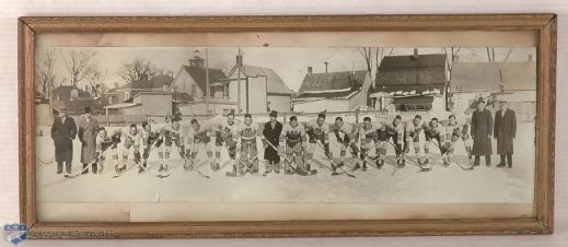 Framed 1930s MD Hockey Team Panoramic Photo