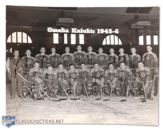 1945-46 Omaha Knights Team Signed Photo with Gordie Howe!