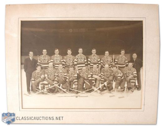 1935 New York Americans Team Photograph (13" x 16")
