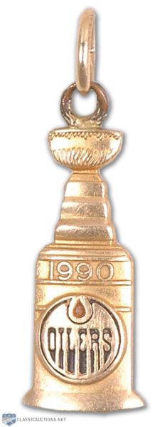 Stu Poiriers 1990 Edmonton Oilers Stanley Cup Championship Pendant & Team Jackets
