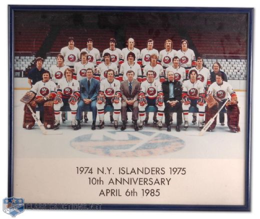 Clark Gillies 10th Anniversary 1974-75 New York Islanders Team Photo (21" X 25")
