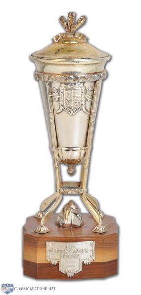 Jacques Lemaires 1977-78 Montreal Canadiens Prince of Wales Championship Trophy (13")