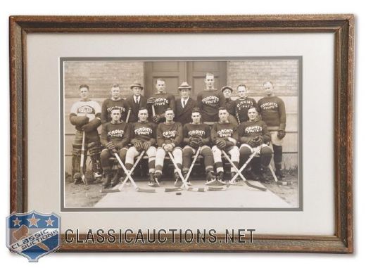 Toronto St. Pats 1925-26 Framed Team Photo (13 5/8" x 19 5/8")