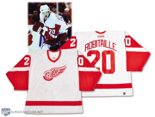 Luc Robitailles 2001-02 Detroit Red Wings Game-Worn Jersey with Team LOA <br>- Team Repairs! - Photo-Matched!