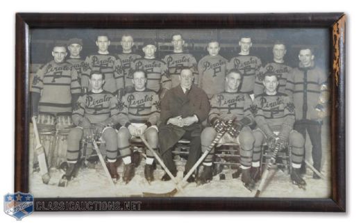 Pittsburgh Pirates 1925-26 Framed Team Photo (6 3/4" x 11")
