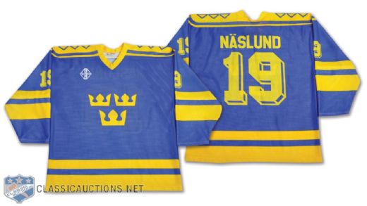 Markus Naslunds 1992 World Junior Championship Team Sweden Game-Worn Jersey