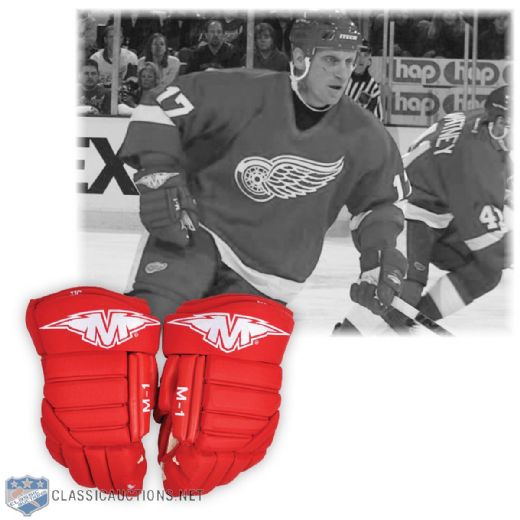 Brett Hulls 2003-04 Detroit Red Wings Mission Game-Used Gloves