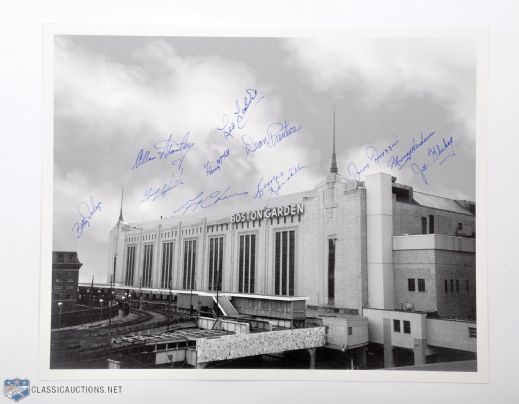 Boston Garden Photo Autographed by 11 Former Bruins (16" x 20")