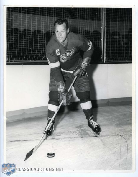 1961 Gordie Howe Iconic Red Wings Photo Used For His 1961 & 1962 Parkhurst Hockey Cards