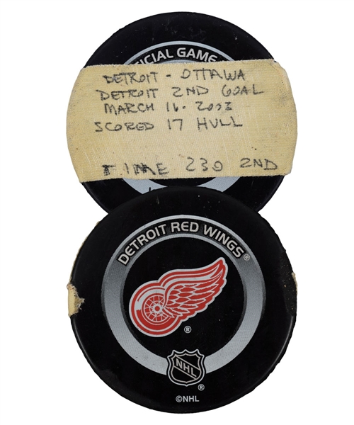 Brett Hulls 2002-03 Detroit Red Wings Goal Puck - 1st Goal of Hat Trick! - 710th Career Goal!