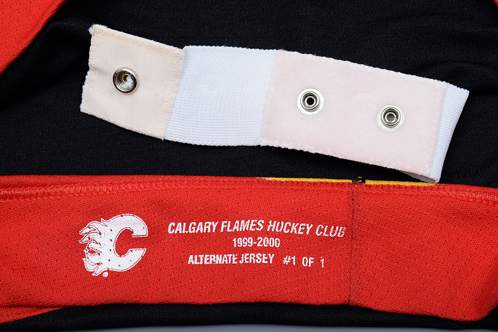 Martin St. Louis 99'00 ROOKIE Horsehead Calgary Flames Game Worn