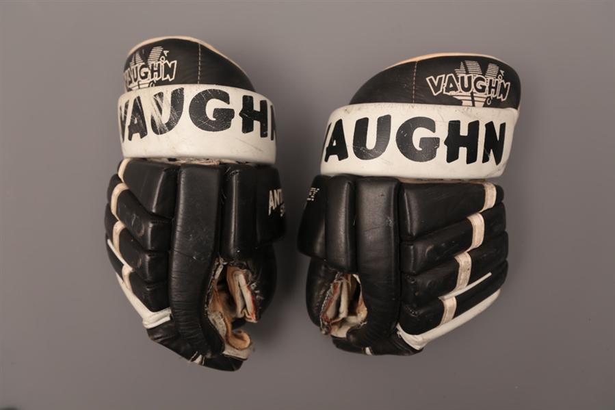 Joe Mullens Mid-1990s Pittsburgh Penguins/Boston Bruins Signed Vaughn Game-Used Gloves