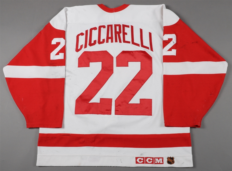 dino ciccarelli red wings jersey