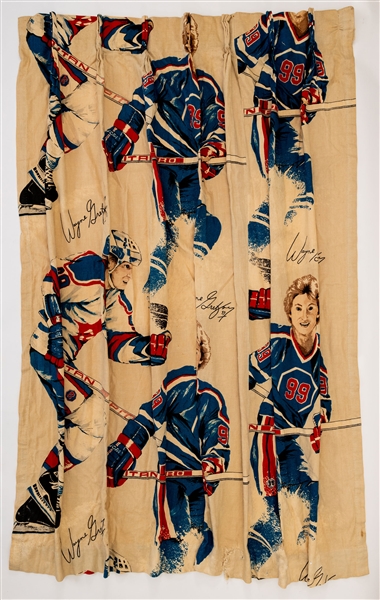 Vintage Early-1980s Wayne Gretzky Curtains Set of 2 with Facsimile Signatures