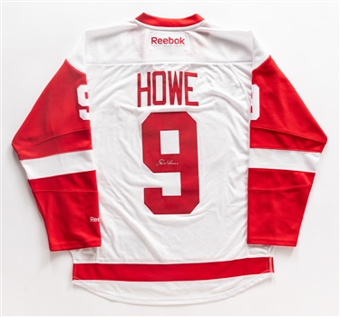 Gordie Howe - Signed Red Detroit Red Wings Jersey - NHL Auctions