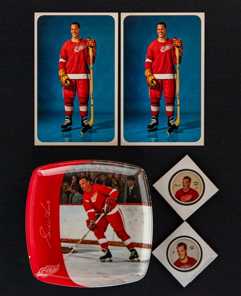 Gordie Howe 1960s Hockey Memorabilia Collection Including Candy Tray, Eaton’s Postcards and Shirriff Coins (5 Pieces)