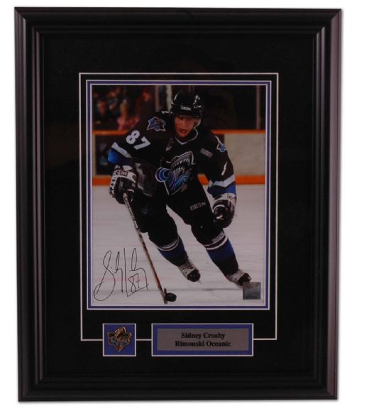 Sidney Crosby Autographed 8 x 10 Framed Photograph