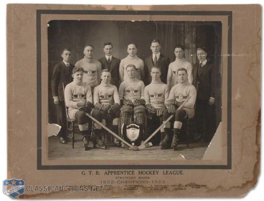 1922-23 Howie Morenz Stratford GTR Apprentice Team Cabinet Photograph