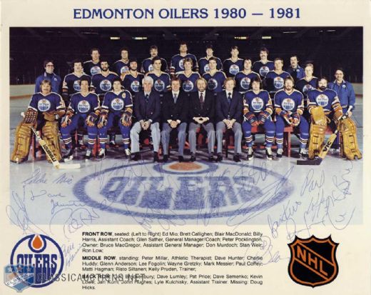 Early-1980s Wayne Gretzky Autograph Collection of 2, Including Game Program Cover and 1980-81 Edmonton Oilers Team Signed Photo