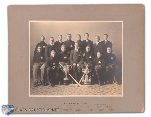 1910-11 Allan Cup Champion Winnipeg Victorias Team Photo