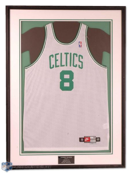 Antoine Walker Signed Boston Celtics Game Worn Jersey Framed Display (4 x 3)
