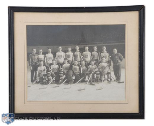 1933-34 New York Americans Framed Team Photo (15" x 18")