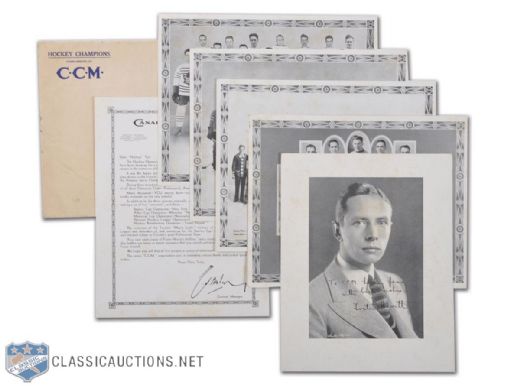 1932-33 CCM Grey Border Team Picture Complete Set in Original Envelope