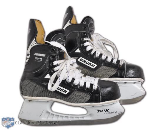 Joe Sakics 2000-01 Colorado Avalanche Game-Used Bauer Skates from Stanley Cup Season