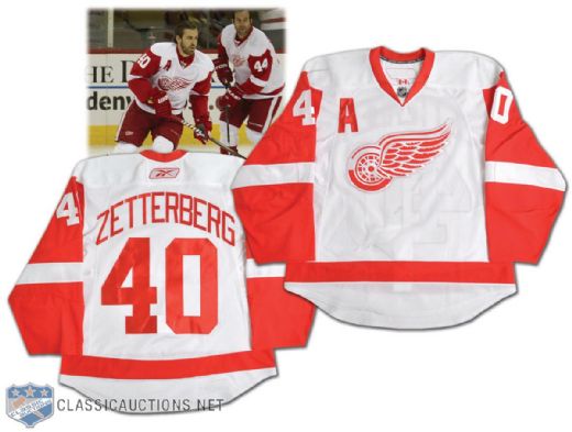 Henrik Zetterbergs 2010-11 Detroit Red Wings Game-Worn Playoffs Jersey Photo-Matched!
