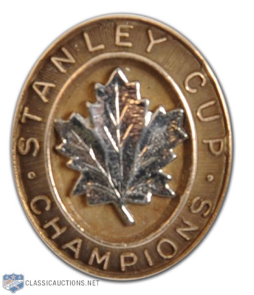 Toronto Maple Leafs 1960s Stanley Cup Championship 10K Gold Pin
