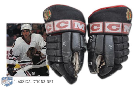 Denis Savards Mid-1990s Chicago Black Hawks Game-Used Gloves - Photo-Matched!