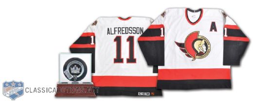 Daniel Alfredssons 1998-99 Ottawa Senators Alternate Captain Game-Worn Jersey and Goal Puck