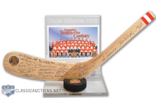 Wayne Cashmans 1972 Canada-Russia Summit Series Team Canada Limited-Edition Hockey Stick Blade Team-Signed by 27