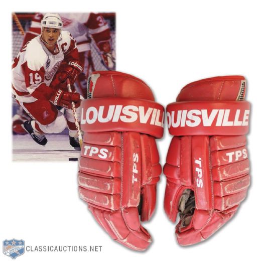 Steve Yzermans 1991-92 Detroit Red Wings Game-Used Gloves - Photo-Matched!