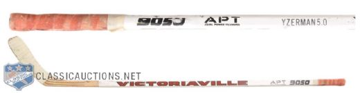 Steve Yzermans Mid-1990s Detroit Red Wings Victoriaville APT 9050 Game-Used Stick