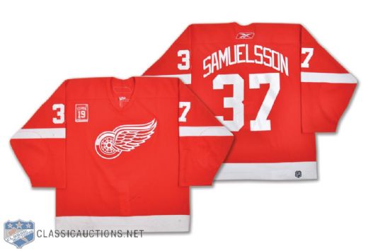 Mikael Samuelssons 2006-07 Detroit Red Wings Game-Worn Jersey with Steve Yzerman Jersey Retirement Patch