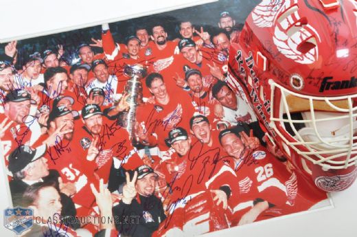 Detroit Red Wings 1998 Stanley Cup Champions Team-Signed Photo & Goalie Mask