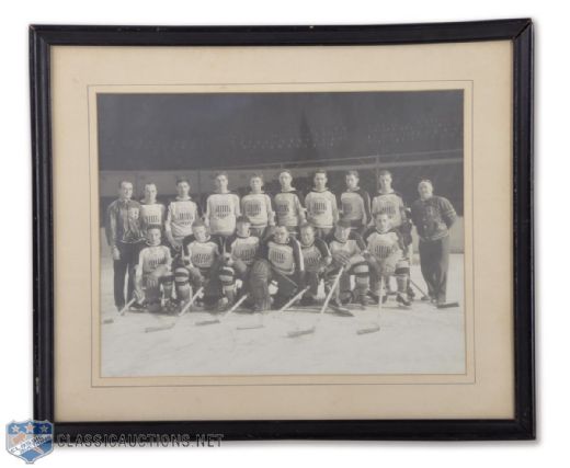 New York Americans 1933-34 Framed Team Photo (15" x 18")