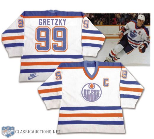Wayne Gretzkys 1985-86 Edmonton Oilers Game-Worn Captains Playoffs Jersey with LOAs <br>- Video-Matched! - From the Shawn Chaulk Collection