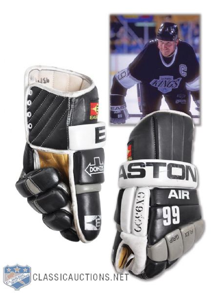 Wayne Gretzkys 1993-94 Los Angeles Kings Game-Worn Easton Glove