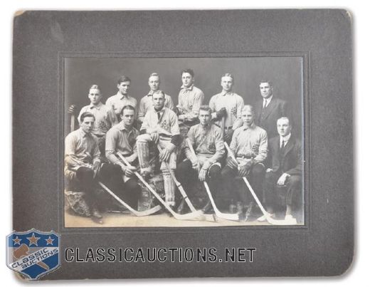 Princeton University 1909-10 Hockey Team Mounted Cabinet Photo (8" x 10")