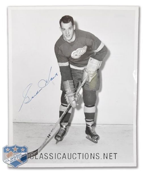 Gordie Howe Early-1950s Detroit Red Wings Vintage-Signed Turofsky Photo (8" x 10")