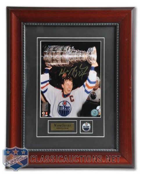 Wayne Gretzky Edmonton Oilers 1985 Stanley Cup Champs Signed Framed Photo from WGA